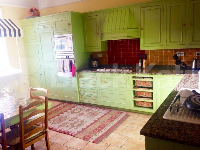 			NEW INSTRUCTION, 3 Bedroom, 1 bath, 1 reception Flat			 Elms Road, Clapham